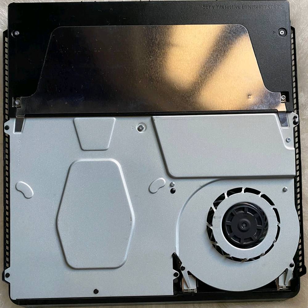 بلي ٤ سلم معدل ☠️ (9.00) اخو الجديد 📦 ذاكرة 500 وياه جوستك اصلي 🎮ويحتوى على بعض الالعاب  اريده 250 الف 💸 قفل توصيل ماعندي مكاني الاعظمية 
***********