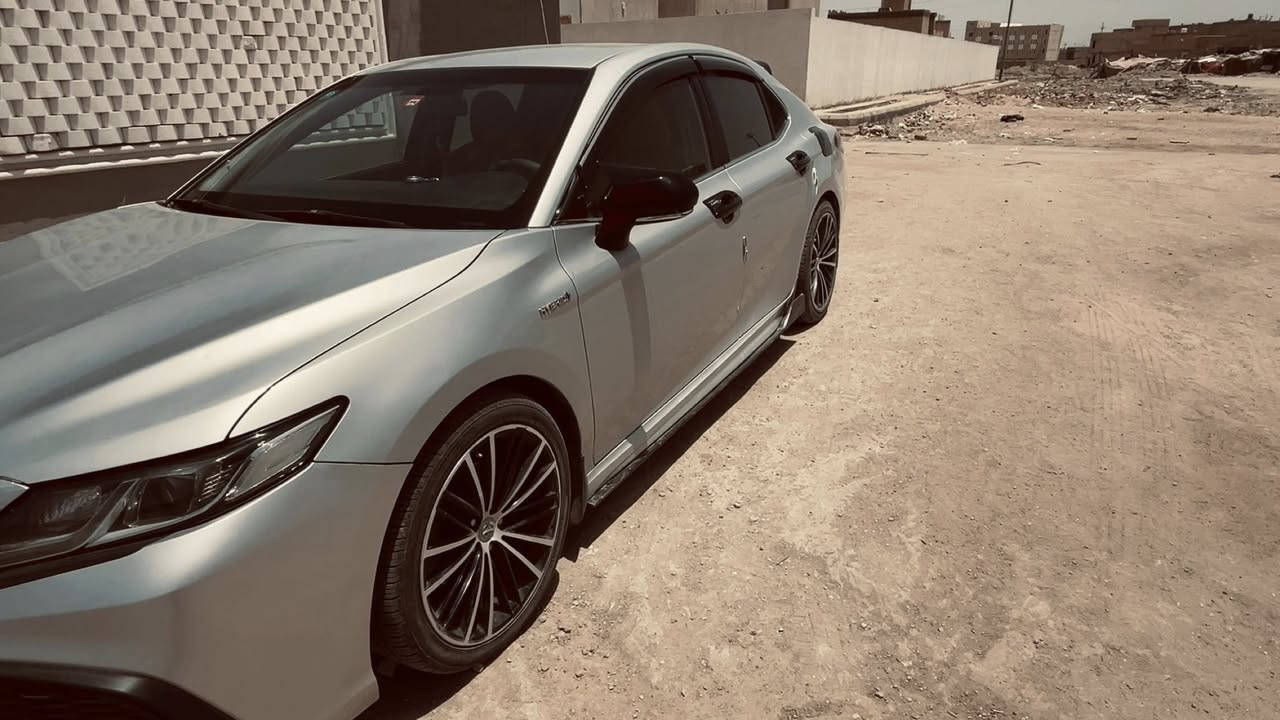 كامري هايبرد  2022 فئة LE اعلى فئة  وارد خليجي
مكفولة  / نص فول ، اللون سـلڤر
محرك 4 سلندر 2500 
ممشى130 الف كيلو ، رقم بغداد حرة بأسمي 
اقتصادية  جداً وكل أمورها جاهزة ونظيفة ومابيها اي نقص 
سعرها 188 ورقة وقابلة للتفاوض ( بيها مجال ) 
العنوان الناصرية / ***********
بنيد مصبوغ ( بدون ضربه ) / بارد شبر فوق التاير الخلفي  ( فـــقــــط )
والسيارة كاملة مكفولة كفالة عامة
