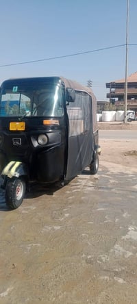 شباب تكتك للبيع موديل 17 محرك 21 البدي 21 اوراق اصولي ٠٧٨٠٤١٩٨٨٠٨