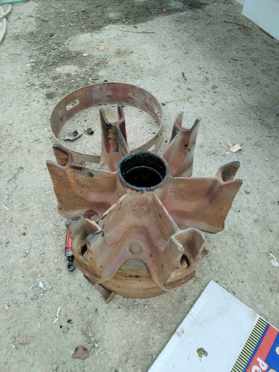 للبيع
براميغ ٢٤مهفه + طوس بريك + وياله ٢٤ + طواكه العدد (٦) ***********
