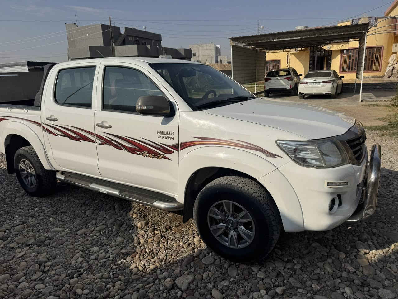 بيك اب موديل 14سيد نهرو فور ويل كير عادي بأسمي تحويل مباشر بي شبرين صبغ بين البودي والباب الباقي كفالة السعر 215وبي مجال *********** المكان صلاح الدين الشرقاط
