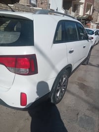 سورنتو ٢٠١٤ خليجي ماشيه ٣٧ مكفوله من الصبغ بيه بارد شي قليل مواصفات وي...