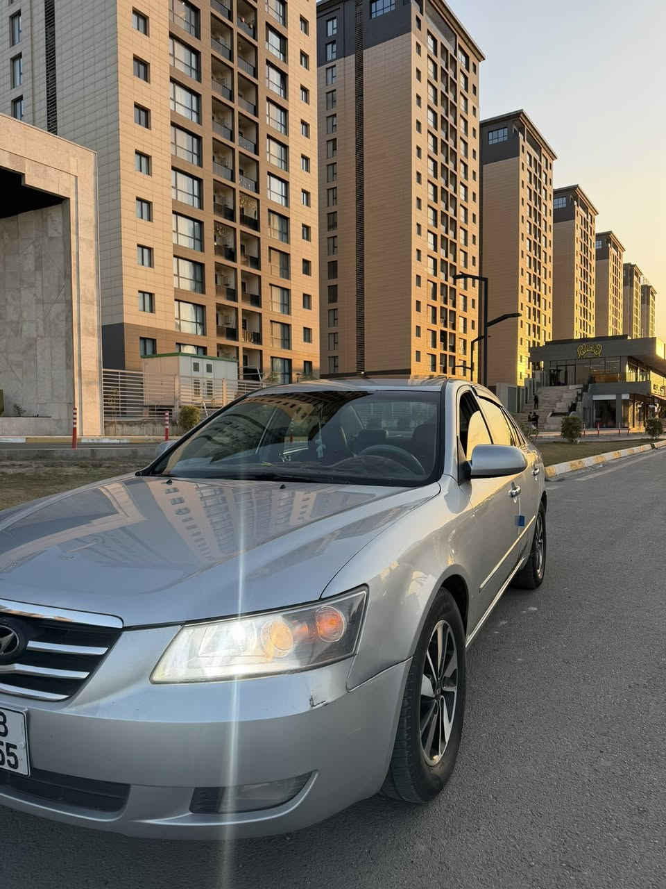 السلام عليكم سوناتا ٢٠٠٦ محرك ٣٣٠٠
سيارة مال بيت نضيفة تبريد انجماد 
لايتات كهربائيات كلها كاملة 
مقاعد جلد كير ومحرك مكفولة 
فتحة سقف شاشة اندرويد سنترلوك 
مابيهة اي نقوصات تجي وتشوف 
مكاني بغداد حي جهاد تحويل مباشر 
للاستفسار عن السعر اتصل على الرقم 
***********
