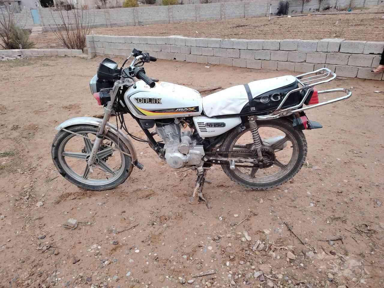 السلام عليكم موطور سيفان 2019 محرك شرط بس مبدل ولفات سل ستيل نشاط خير من الله ضفيره جديده كهربائيات بس يعوزهن ربط مكاني قاطع السبعاوين قريه الخالديه السعر 375 وبي مجال  هاتف *********** ومتواجد عل خاص
