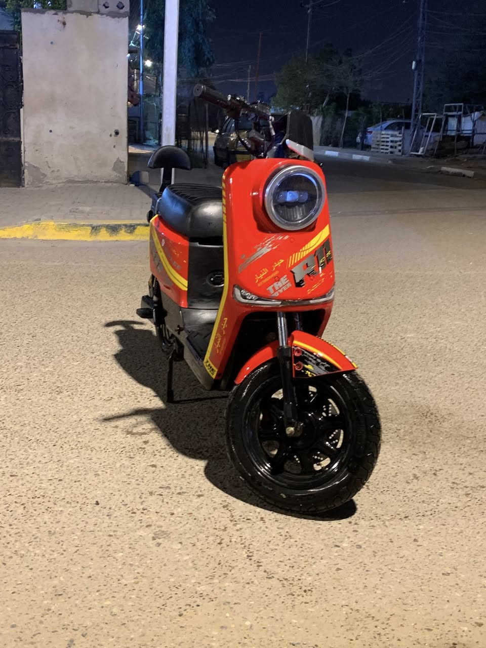 السلام عليكم . دراجه R11 للبيع نضيفه كلش مكفوله من كلشي فقط الحساس بي خلل
سعرها 450 وبيها مجال لشراي من تجي اطيحلك 
مكاني بصره خمسه ميل 
رقم الهاتف ***********
