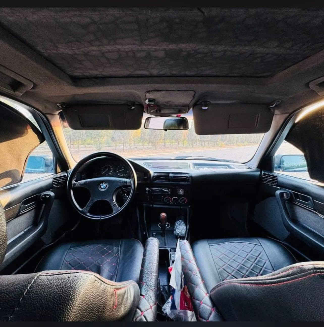 بي ام 525 بليته وسنويه موديل 1990 رقم اربيل دولي سنويه ساقطه قبل شهر شرط التحويل محرك مسكر 
السياره مصبوغه عام جماليه محرك كير شرط 
تبريد شغال 
كهربائيات كلها شغاله 
غرفه تخبل 
ويل M
لايتات سوار زينون عالي ناصي 

السعر 67 وبيها مجال 
للاتصال
***********
