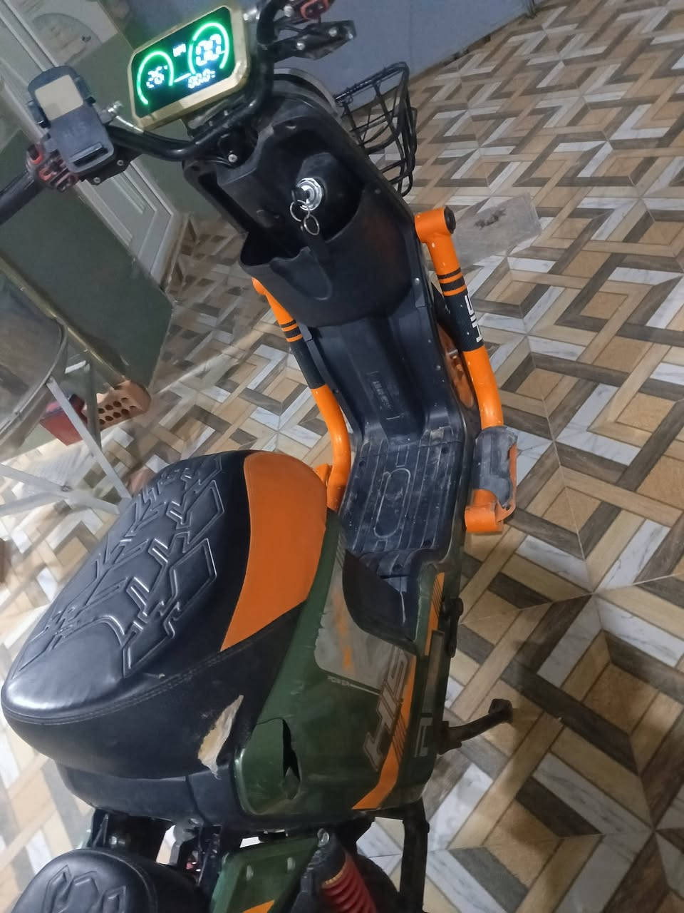 سلام عليكم دراجه شحن للبيع او مراوس. اكس 900.  دراجه. كامله. بس. بيه. عطل. 3بطاريه. والباقي كله شغال. السعر.  300000 الف  وبيه مجال.


**إذا كنت صاحب هذا الإعلان وتريد حذفه لأي سبب، رجاءا أرسل رسالة إلى الدعم الفني**