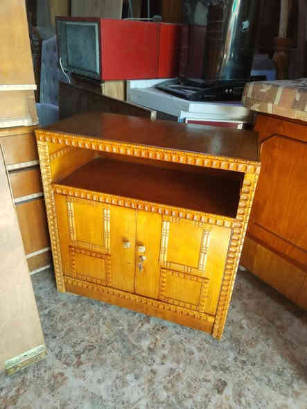 ٥٠ الف عرض ٨٠ سم ارتفاع ٨٥ وعمق ٤٠ سم. بيها قفل ورف صاج وزان ونظافة كما هو موضح في الصور *********** كورك *********** موصل مصارف
