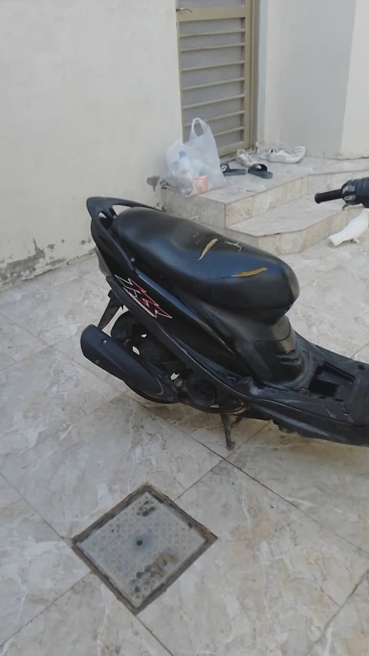 دراجه ماكس عدلة نضيفة نقص بس سلف الدراجة كفالة عامة ما مفتوحة ونشطة من مكينة وكهربائيات للاستفسار  /***********
