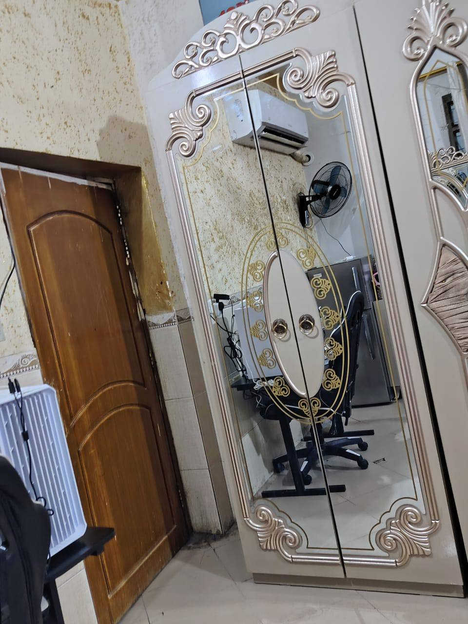 غرفه لبيع تركي سعره 500 متكونه من 7قطع 
لاستفسار ***********
 مكانه طويريج***********
