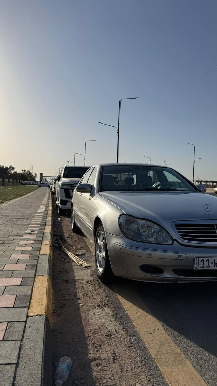 سلام عليكم
مارسدس غواصة S500 2001 
رقم بغداد 
باب طويل 
محركV8 
صبغ عام جمالية 
السيارة بأسمي 
السعر:125$ وبيها مجال بسيط 
الرقم:***********
