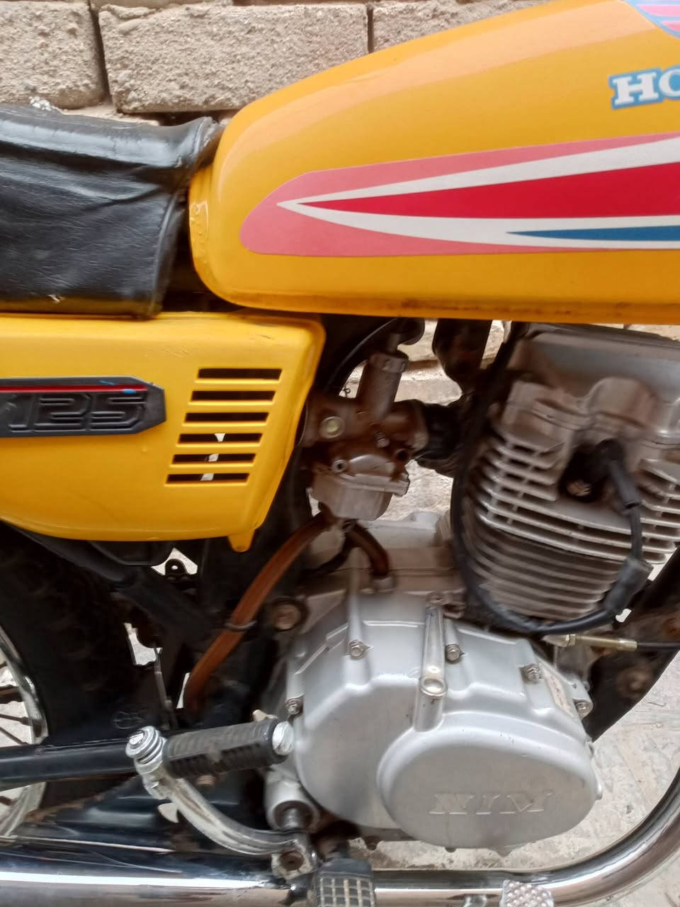 دراجه نامه جاهزه باتري وضفيره بس عوزه لايت محرك 23 مفتوح توه مجفته  الدراجه ادوات اتكفلك عشائر  السعر 350 وبيه مجال بسيد حك الجيه وهاذه رقمي بيه وتسات ***********
