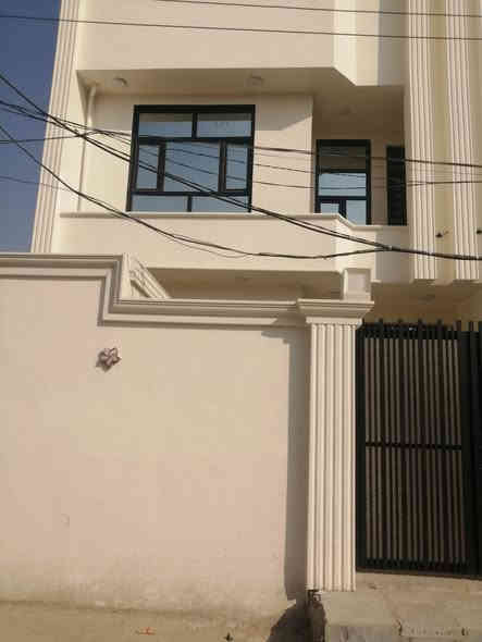 اللهم صلِّ على 🌼محمد وآل محمد 🌼🇮🇶🇮🇶🇮🇶

دار 135م حي المكرمة منطقة 8الاف طابقين بناء حديث شغل جناي مثل ماواضح باصور والمكان مميز جدا والجيران ذهب صافي اشتري جار قبل الدار الاساس صب والسقف صب شارع 10.حي المكرمة خلف محكمة جنح وتدخل علية منطقة كل حلوة وشغل جناي بيت فارغ حاليا 
استقبال وغرفة وصالة ومطبخ وصحيات داخلية وخارجية ومكشوفة والطابق الثانى 3غرف نوم وصالة وصحيات وسطح بناء حديث مثل ماواضح باصور والمكان مميز جدا منطقة 8الاف شارع 10.يوجد مقطع فيديو للبيت
السعر بعد المعاينة (200مليون بي مجال للشراي اتصل 

مكتب المشكاة للعقار 
***********
