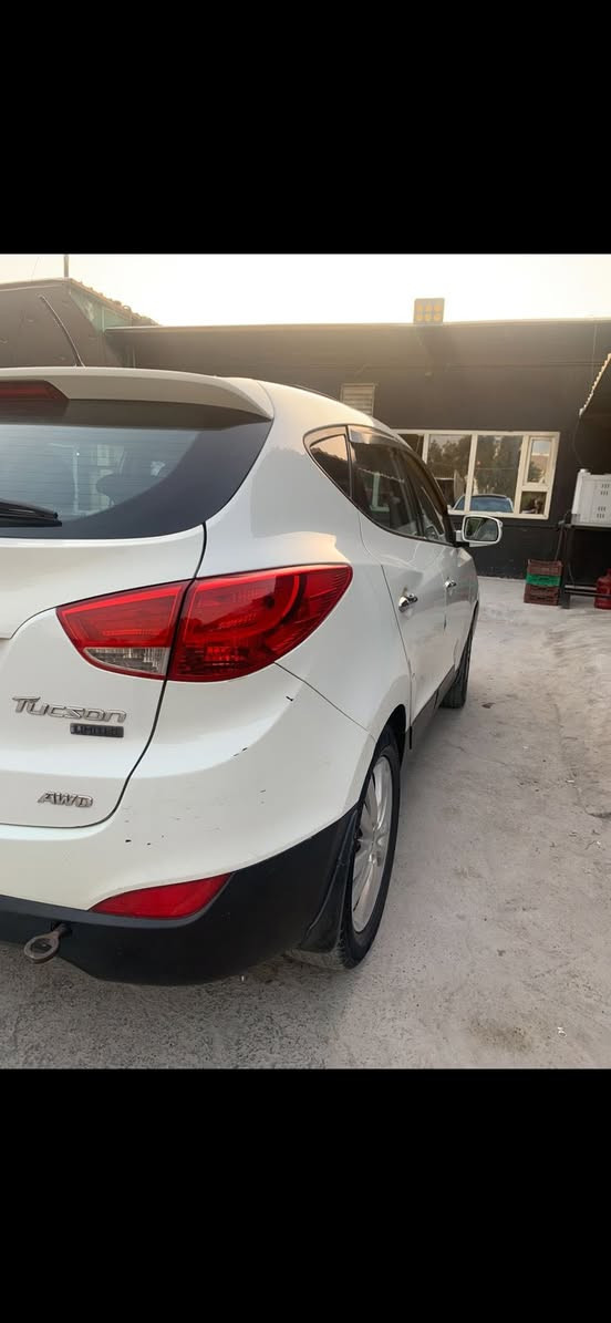 السلام عليكم توسان2012  وارد أمريكي فول مواصفات عدا البصمة للبيع فقط  جاهزة من كلشي مابيها نقص  السعر )130) للأستفسار المراسلة خاص او الاتصال ***********
