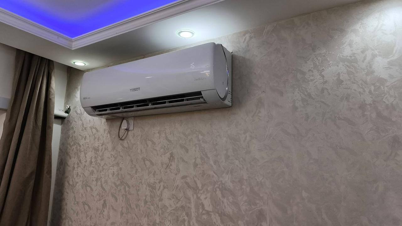 🏠 شقتك الجديدة.. محتاجة لمسة هندسية كاملة! 🛠️
ألف مبروك لأهلنا وجيراننا بـ المجمع السكني الجديد. نعرف إن الانتقال لشقة جديدة بيه تفاصيل هواية وتعب، ولهذا المهندس محمد عمران صار قريب عليك ليجهزلك كل شي بضمان وإتقان.
❄️⚡ خدماتنا الشاملة لراحة بالك:
1️⃣ عالم التبريد:
• نصب سبلت (1 طن) بـ 25,000 دينار فقط!
• شحن غاز، صيانة دورية، وكشف ليك بأحدث الأجهزة.
2️⃣ تأسيس وصيانة الكهرباء:
• نصب نقاط كهرباء إضافية (حسب احتياجك وتوزيع أثاثك).
• صيانة شاملة لكهربائيات المنزل ومعالجة أي خلل فوراً.
3️⃣ الديكور والفنش:
• نصب بردات (ستائر) بجميع أنواعها بدقة متناهية وحفاظاً على نظافة الجدران.
شعارنا: "دقة بالعمل.. نظافة بالتنفيذ.. وسرعة بالاستجابة" 🤝• 
لا تدور هواية وتتعب نفسك، المهندس يخلصك من كل هوسة النصب والصيانة بزيارة واحدة وبأنسب الأسعار.
📍 متواجدون داخل المجمع لخدمتكم فوراً.
📞 للحجز والاستفسار: ***********
