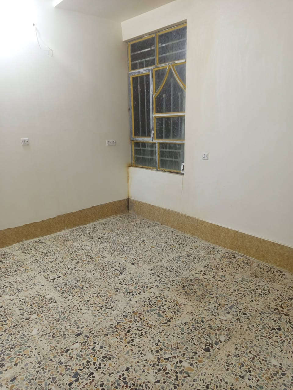 السلام عليكم 
بيت للايجار جديد بوب الشام بستان بشار مساحه 100م
للاتصال ***********
