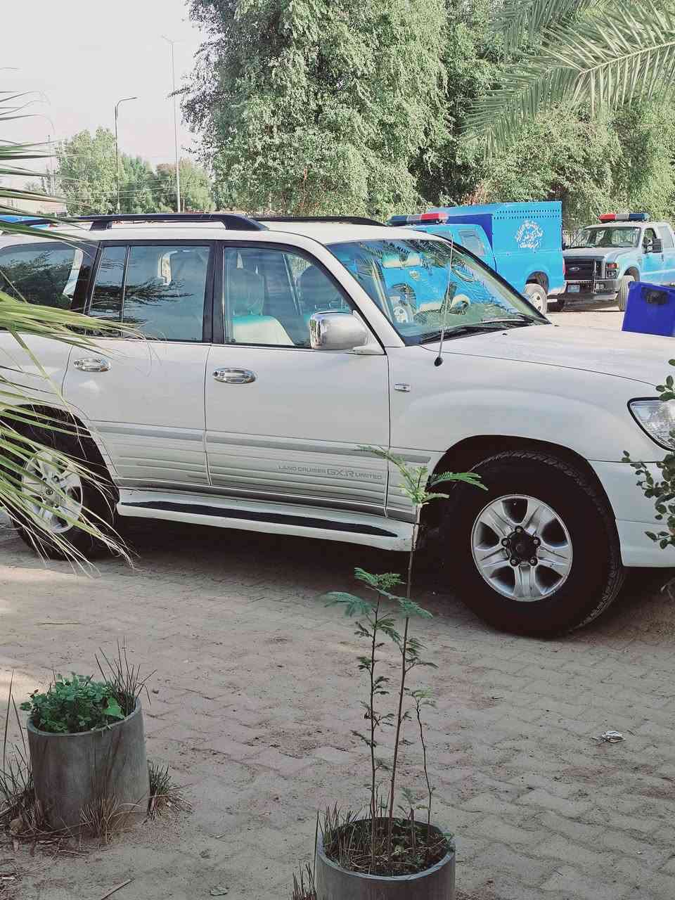 لاندكروز موديل 2007فئة GXR..اصل..
فول مواصفات...مكينة6سلندر 4500...
رقم بغداد الجديد...بأسمي...
مكاني الديوانية...السعر ب150....
إتصال أو واتساب...
ب*********** 
***********
