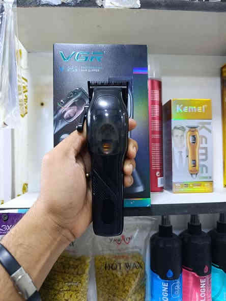 السلام عليكم 
جهاز بخار مستخدم نضيف 
مكينه القرد استخدام اقل من سبوع 
مكينه vgr ستخدم قليل جداً 
عربانه صالونات 
, متوفر توصيل كافه المحافظات 
***********
