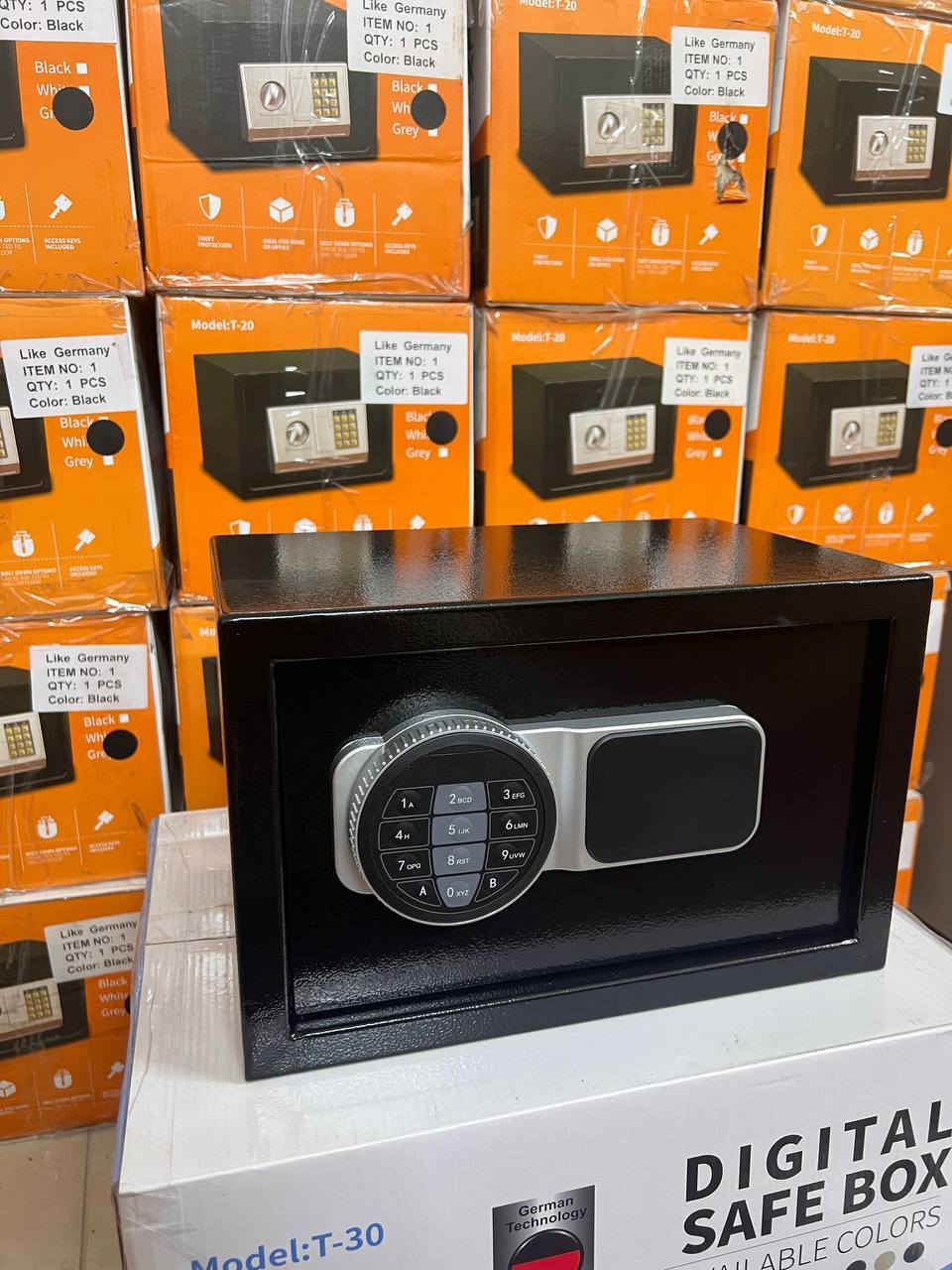 قاصه شكل جديد باتري خارجي 
عرض 30سم ارتفاع 20سم عمق 20سم 
وزن 4


**إذا كنت صاحب هذا الإعلان وتريد حذفه لأي سبب، رجاءا أرسل رسالة إلى الدعم الفني**