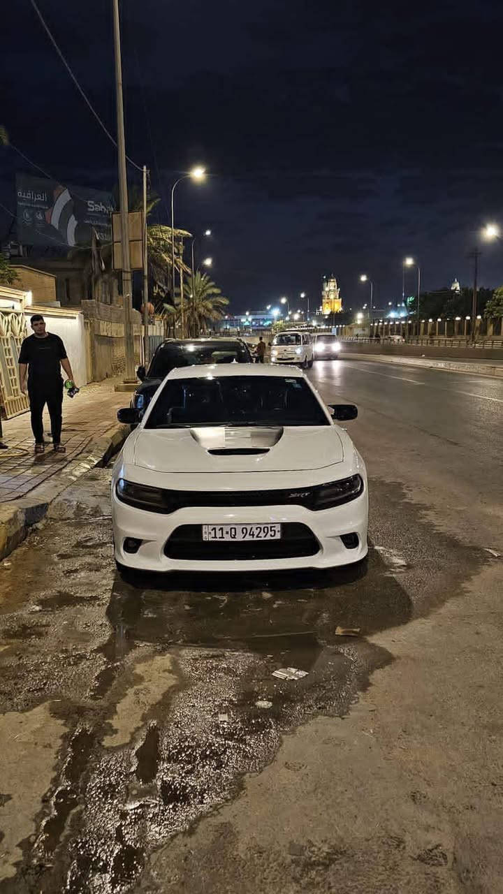 2016 هيمي 
بيها هاذه الحادث وشويه بلجنطه

سعر ١٧٠ وبيه مجال ***********
