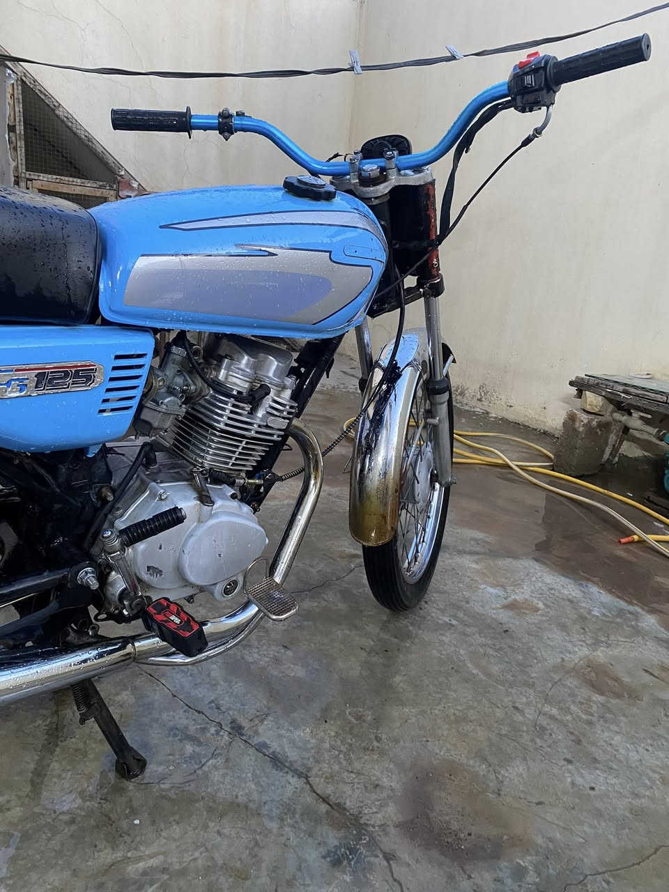 نامه 3 احرف موديل 2017 كله شغال حته لايت هورن كله. مابيه عيب جوزه بيها هم محرك اخرس شرط دراجه ناعمه  حيل مابيها اي عيب ولا تصرف عليها كلها جديد 275 الف بيها مجال للشراي مو شراي لا تكسر بل سعر تسمع كلام مو حلو


**إذا كنت صاحب هذا الإعلان وتريد حذفه لأي سبب، رجاءا أرسل رسالة إلى الدعم الفني**