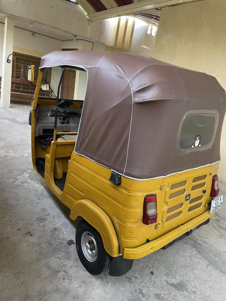 السلام عليكم تكتك للبيع موديل 2020 شهر 12 رقم وسنوية بسمي تحويل ثاني يوم مكينه جديده بيها
 معمره دوس تكتك كشر نضيف وكل نقص ما بيها عنوان بغداد الشعب نهايه حي اور السعر 6800
 (رقم الهاتف ‭ (0770 345 4084‬
