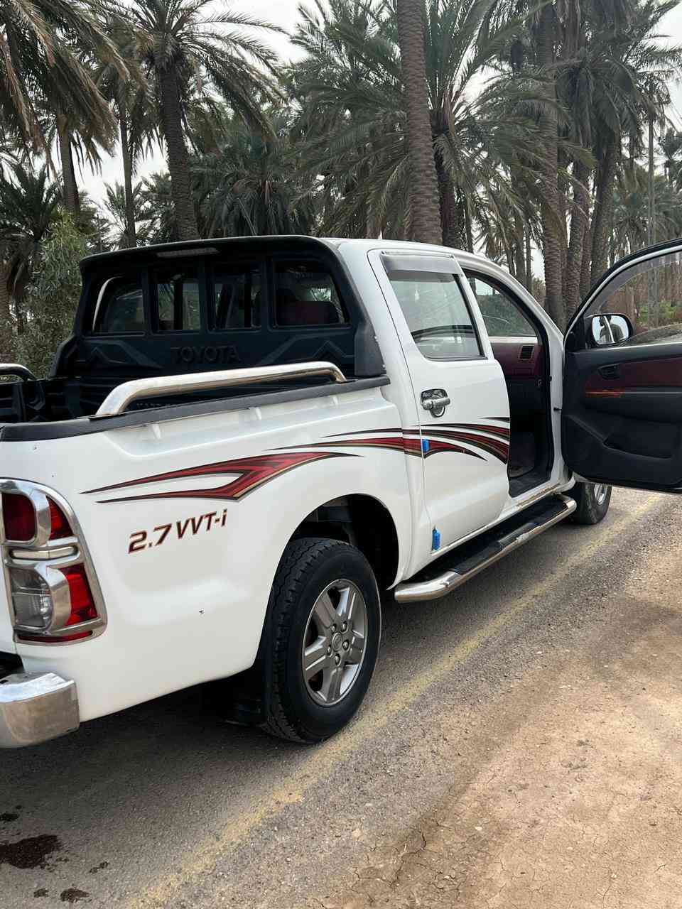 السلام عليكم للبيع هايلوكس 2014 رقم واسط سيارة جديده حيل ماشيه 130 حقيقي كير مكينه اكسل شرط برقي ممفتوح بيهن كشر كفاله عام ماعده اشويه بارد بين الجاملق والباب العبري ما مبينات كير اوتوماتيك 
مكان السياره واسط قضاء الموفقيه 
***********
