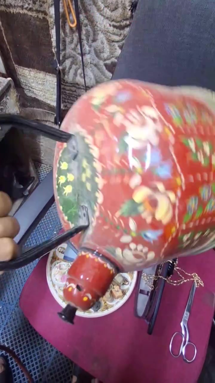 قوري قديم رسم يدوي صناعه انكليزيه السعر ١٥ ***********
