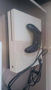 جهاز إكس بوكس ون اس للبيع او امرواس ابلي فور امهكر  ذاكره تيره كامله ج...