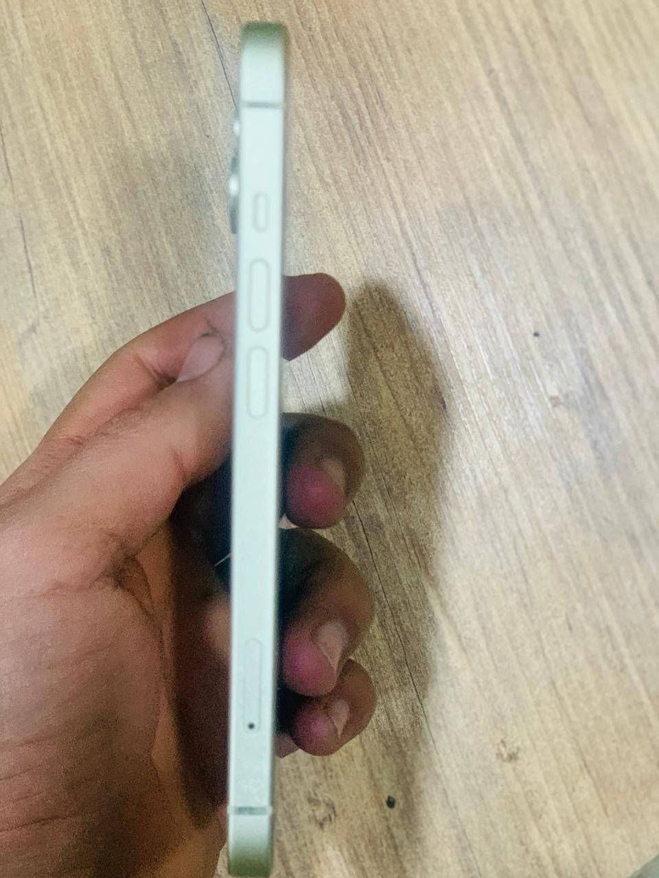 السلام عليكم عندي ايفون 15 نضيف شخطه ما بيه ووتر بروف شرق اوسط بطارية 87 كارتونته وياه السعر 650 مكاني حي الميلاد


**إذا كنت صاحب هذا الإعلان وتريد حذفه لأي سبب، رجاءا أرسل رسالة إلى الدعم الفني**