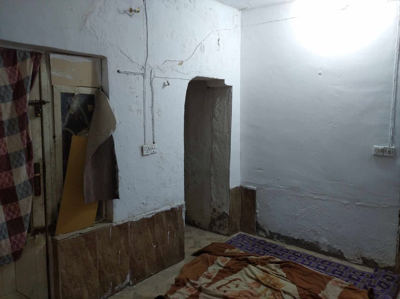 السلام عليكم 50متر بلعسكري بشارع السبيس دولان طابو صرف بسمنا سعره ب٣٠وبي مجال ***********
