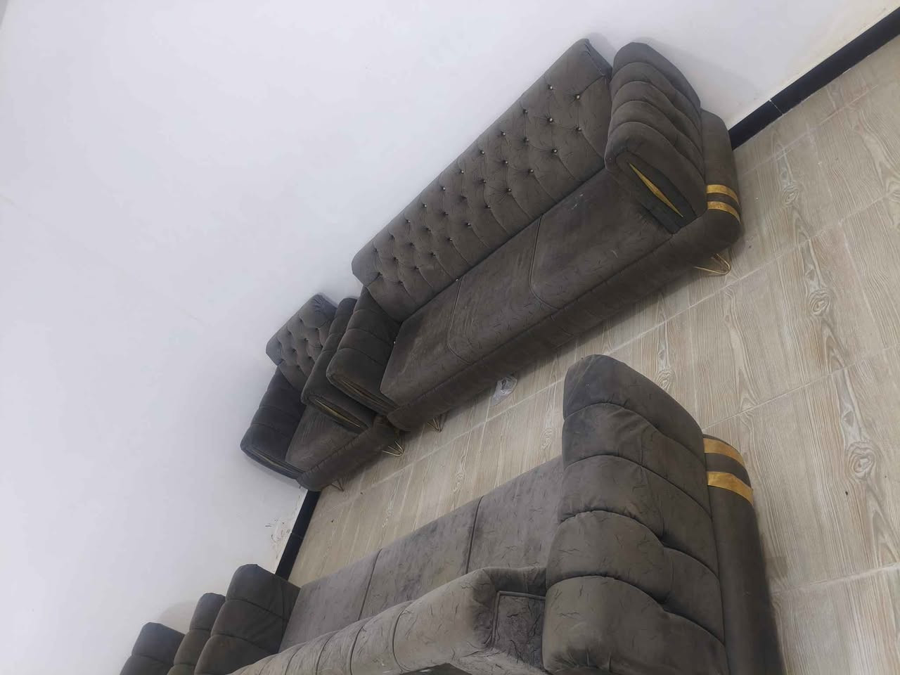 سلام عليكم 
تخم لبيع 8 مقاعد مستعمل 
بوفيه شغل مصري 
مكان بغداد حي الاعلام 
*********** بغداد, العراق
