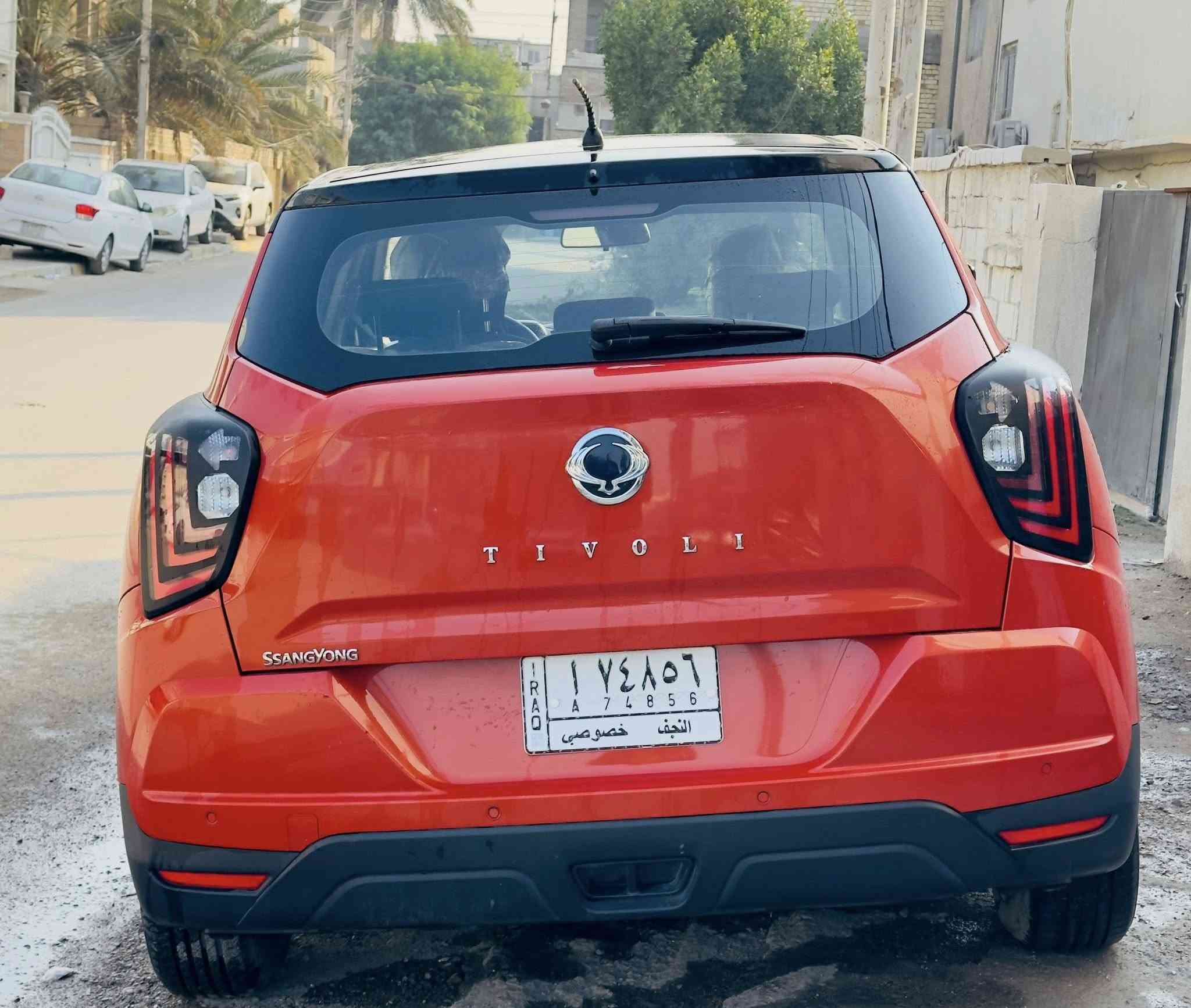 السلام عليكم  سانك يونك تيفولي ٢٠٢٢سيارة مكفولة كفالة عامة كير ومحرك وكشر… رقم نجف مشروع وطني يتحول بغداد . سيارة ماخوذة من شركه استقطاع ماستر كارد شهري وبعدلها سنه ونص تتحول  اخواتها معروضات ب١٣٠ وب١٣٥ 
اني مستعجل على البيع عارضها ب١٠٥ طبعا سعر مموجود بلعراق  كلة ورجاءآ بدون عملة 
مكان المنصور بغداد 
" ***********
