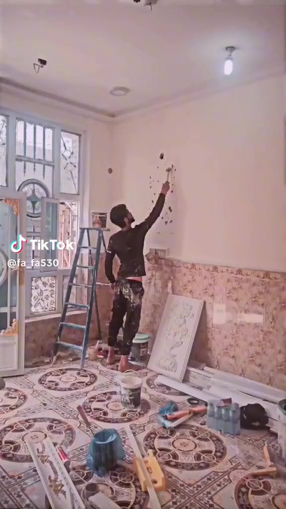 مشتمل ١٠٠م ٥×٢٠ مطلوب مبادره للبيع 
حي الحوراء شارع المواكب 
طابق واحد غرفه وصاله ومطبخ واستقبال وصحيات 
والثاني صاله كبيره 
بمقدمه٤٠ مليون وبي مجال 
وباقي التسديد ٤٣٧ ع المشتري ..مطلوب ٧٢
للاستفسار اكثر 
***********
