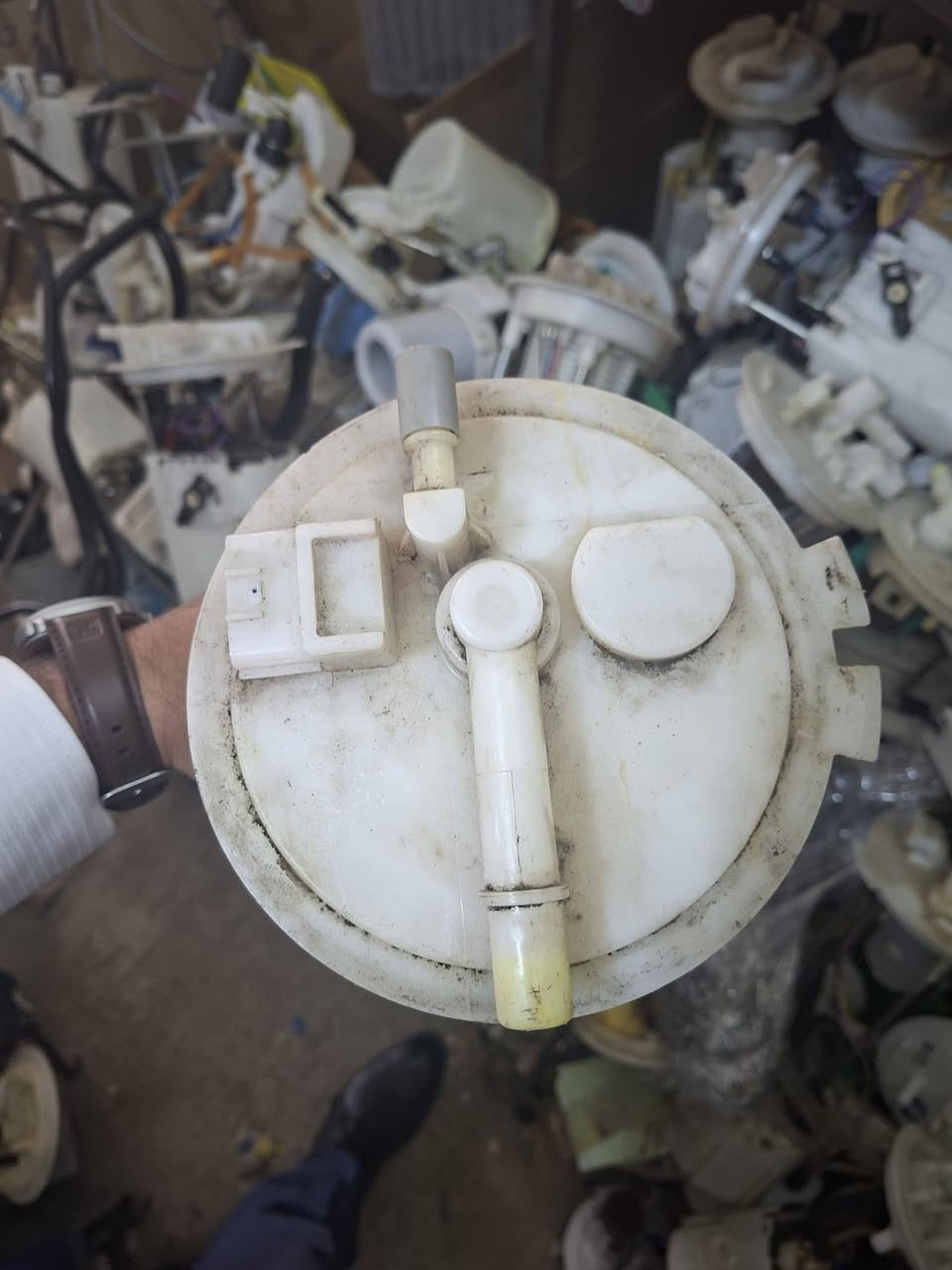 السلام عليكم ورحمة الله متوفر قواعد فيت بم عبوة كامله نيسان ارمادا تفصيخ نظافة 100% سعر ٥٠ الف توصيل متوفر كل العراق ***********
