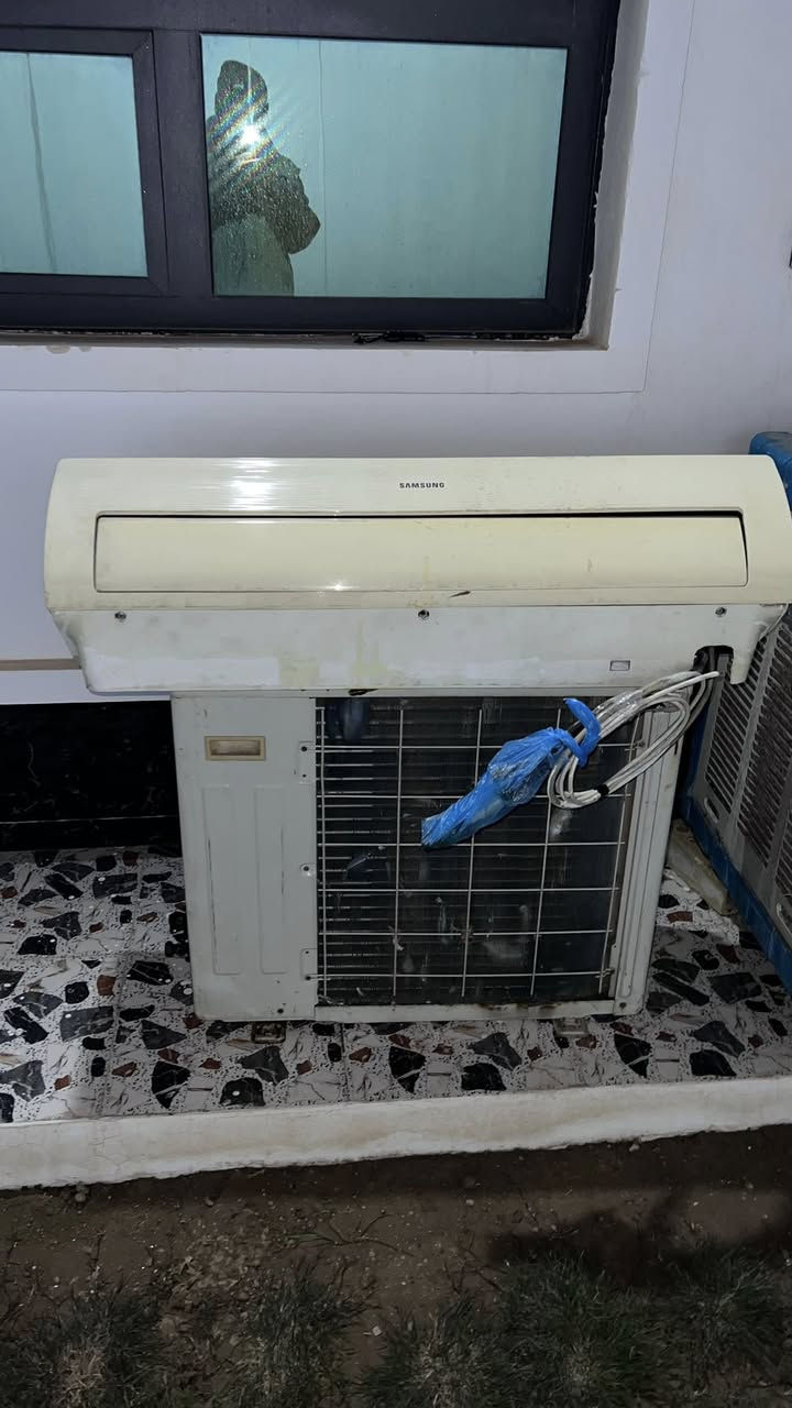 السلام عليكم جميعاً للبيع سبلت (SAMSUNG) طن ونص او طنين ماعرف شكد شرط شغال والغاز مالته مقفول فقط تاخذه شده بدون لا عطل ولا اي شي على ضمان 150 الف نهايته مكاني 6 كيلو ***********
