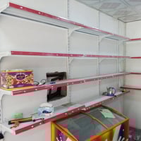 ارفوف مع عارضه للبيع انضاف كلش الاتصال 07819916291