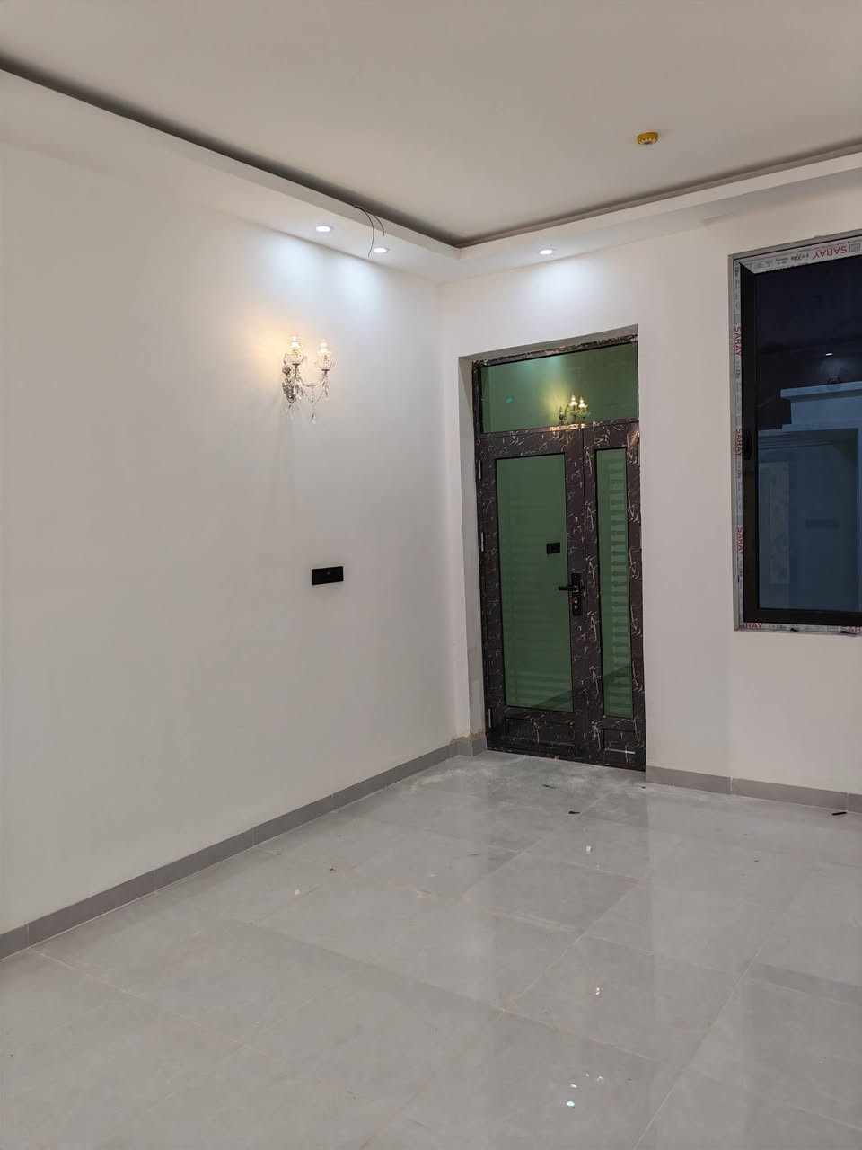 دار للبيــــــــــع (بناء حديث ممسكون سابقاً )
فـٓــــي بابل ابو غرق حي الحسين 

المساحــــــة // 150م #طابــــــو #مــــــلك #صــــــرف 
الواجهـــــــــة // 7ونص م
 النـــــــــــــزال  //20
#الطابــــــــــــــق #الأرضـــــــــــــي
غــــــرفتـــــين 
و هــــــول و مــجـــــمــــج صــــــيــــات
ومـــــطـــبـــخ و ســــــتــــقــــبـــال 
وكــــراج و صـــحـــيـــات خـــارجـــيـــه
#الطابــــــــــــــق #الثانــــــــــــــــي 
هـــــــول 
و غــــــرفـــــتــــيــــن 
ومــــجــــمـــع صــــــيــــات
الـــســتــفــسار اتــصال 
***********
