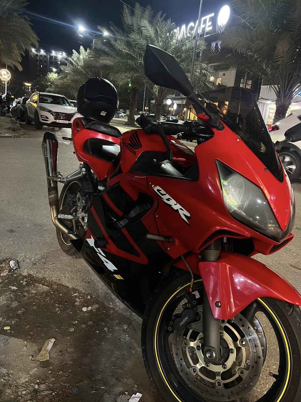 F4i
مكفول مكفول مكفول 
دراجة كلش نضيفة ونشيطة عليها اكزوز بروكس
سعر 33 مكانها كربلاء 
رقم***********
