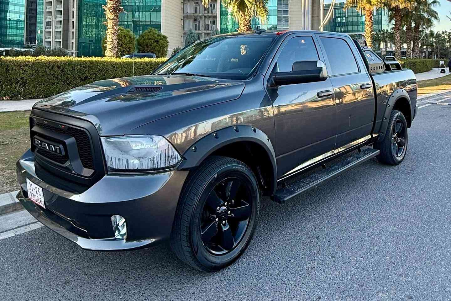 دوج رام 1500 كلاسیك 2023 بۆدی كورت 
مەکینەی ٨ پستون 
دەركە گەورە 
١٤،٠٠٠ میل رۆیشتوە 
سەیارەكە زۆر جوان بێ نەقسە 
كەمالیاتی بۆ كراوە بای  ٢٥٠٠ دۆلار 
ژمارە كاتیە و كاتی رەقەمی هاتوە 
 بە شەرتی بەناو كردن و غەرامە 
چاملغی پێشەوە لای سایق و دەرگای سایق سبوغە  ژورەوەشی گرتوە 
بۆنیت و چاملغی سەكن بۆ جوانكاری گۆراوە 
ناونیشان هەولێر 

سـعـر : لە کۆمێنت داوابکە ڕاستەوخۆ بۆت دێت 📥 

گێر و مەکیەنەی بەشەرت 
هیچ کێشەیەکی تێدا نییە 

ژمارەی خاوەنەکەی 
***********
