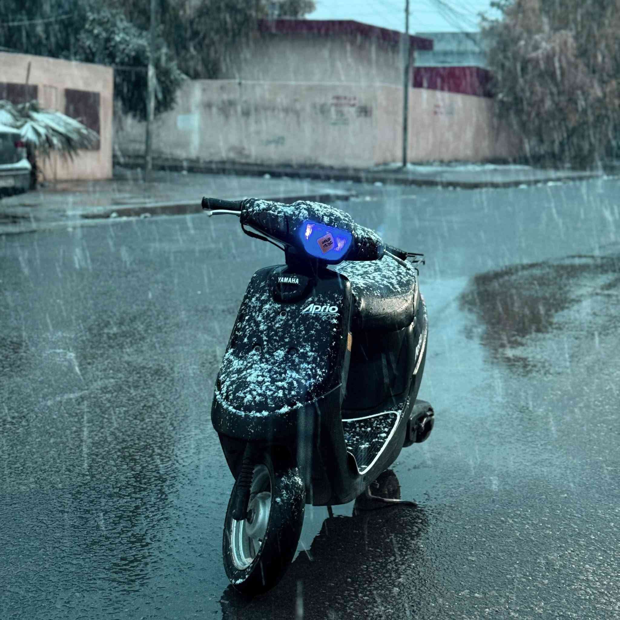 ماطور بوتين نضيف للبيع كلشي مامفتوح بيه السعر 450 وبيه مجال للطيبين رقمي ***********
