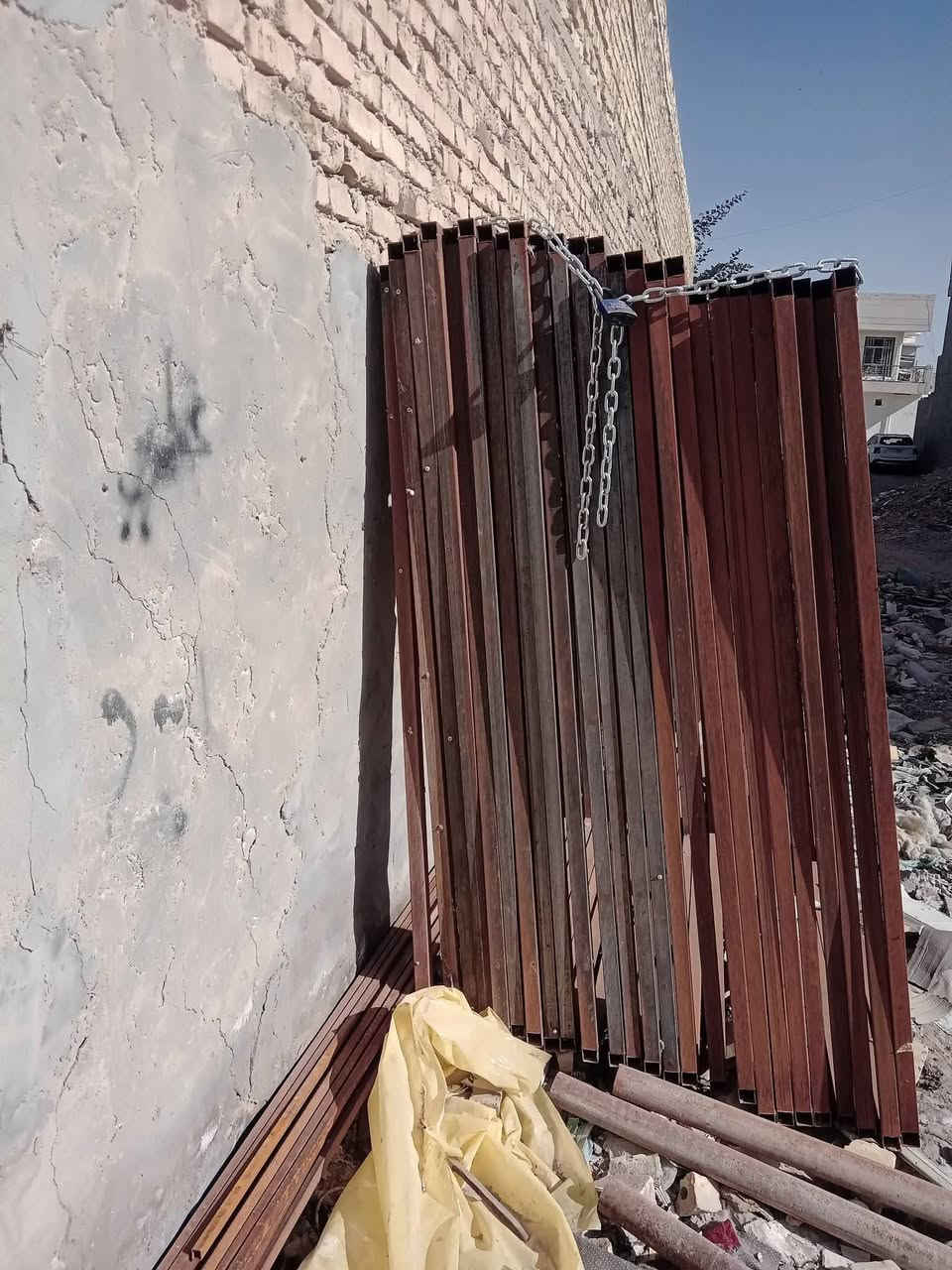 للبيع كربلاء كلشي بل فيديو موضح المتر 2000 ***********
