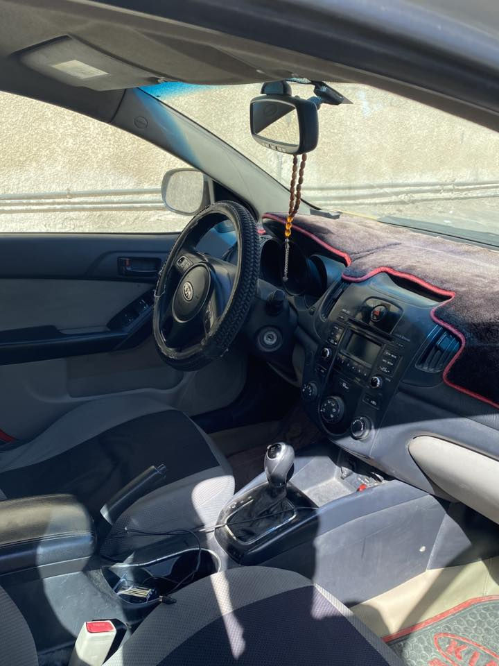 السلام عليكم 
Kia فورتي 2013
فول تحكمات مقود
حساسات خلفيه
تخم تاير جديد
السياره باسمي شرط التحويل 
مكان السيارة بغداد جسر ديالى القديم
***********
*********** واتساب 
السعر 85 و بيه مجال 
اتصل و بخدمتكم
