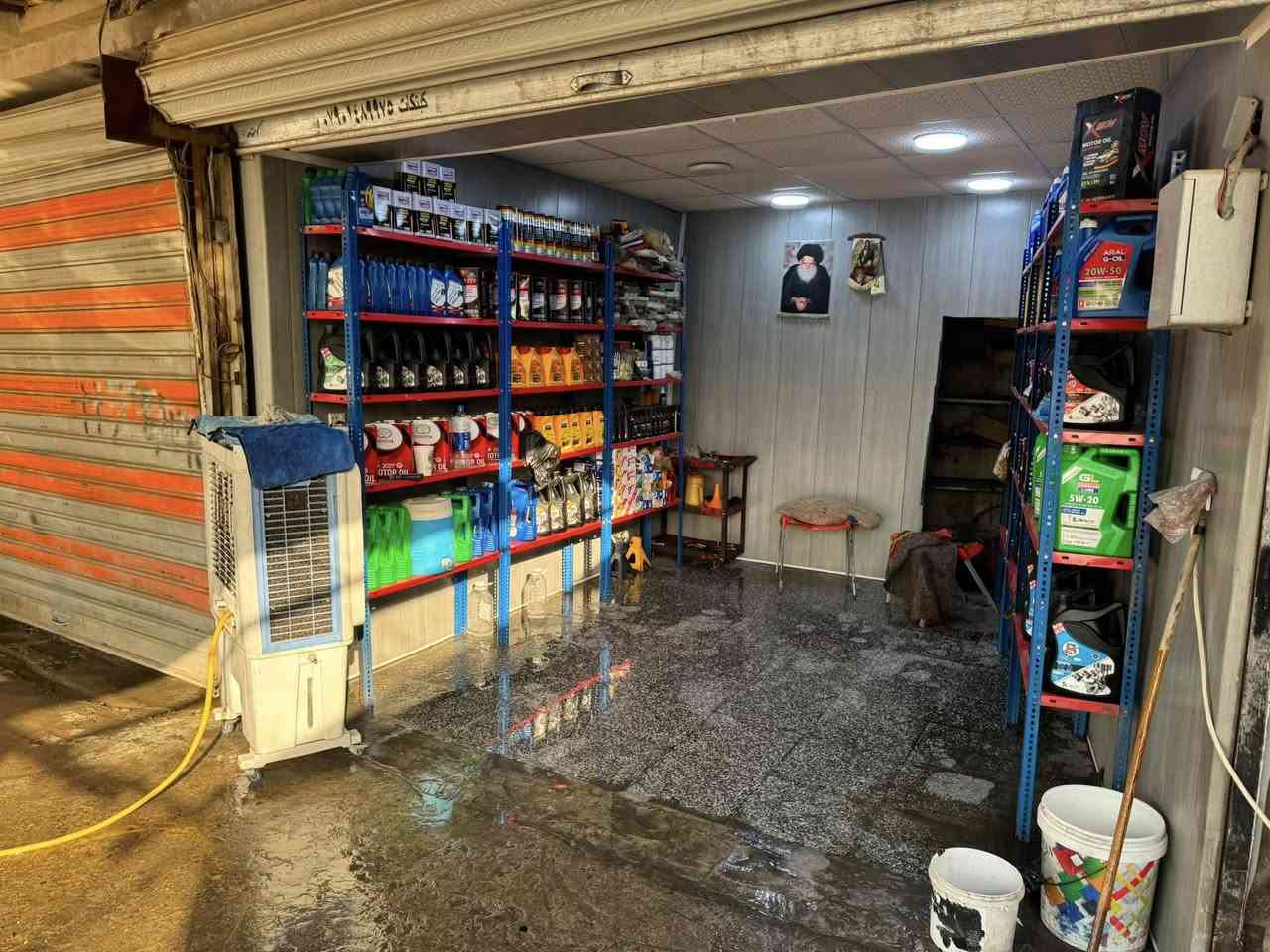 سلام عليكم للبيع محل دهن وغسل كامل هوه وكل الغراض شهداء البياع مقابل مطعم البديري  الستفسار *********** وتساب فقط
