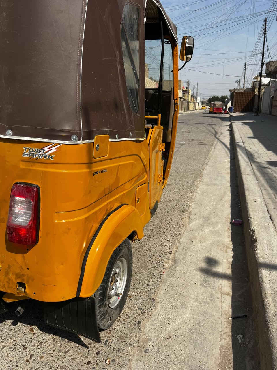 تكتك للبيع موديل 21 شهر 2 اوراق المصطفى كاملات
تكتك محرك اخرس اكسل خير من الله تراي زيرو
بيها صفحه وحده مرشوشه ولباقي لاصبغ ولامعجون
السعر 6000 وبيها مجال 
المكان بغداد جسر ديالى القديم شارع 70 
***********
