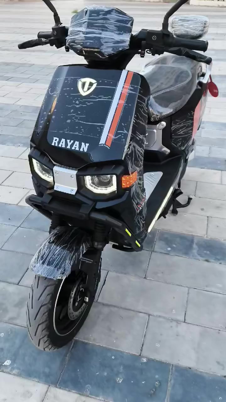 السلام عليكم دراجه شحن ريان وحشي جديدة زيرو6 بطارية كبيره مسطره 38 أمبير ملف 2000 سرعة 80 البيع عنوان بغداد ساحة الوثبة سعره 900     ***********
