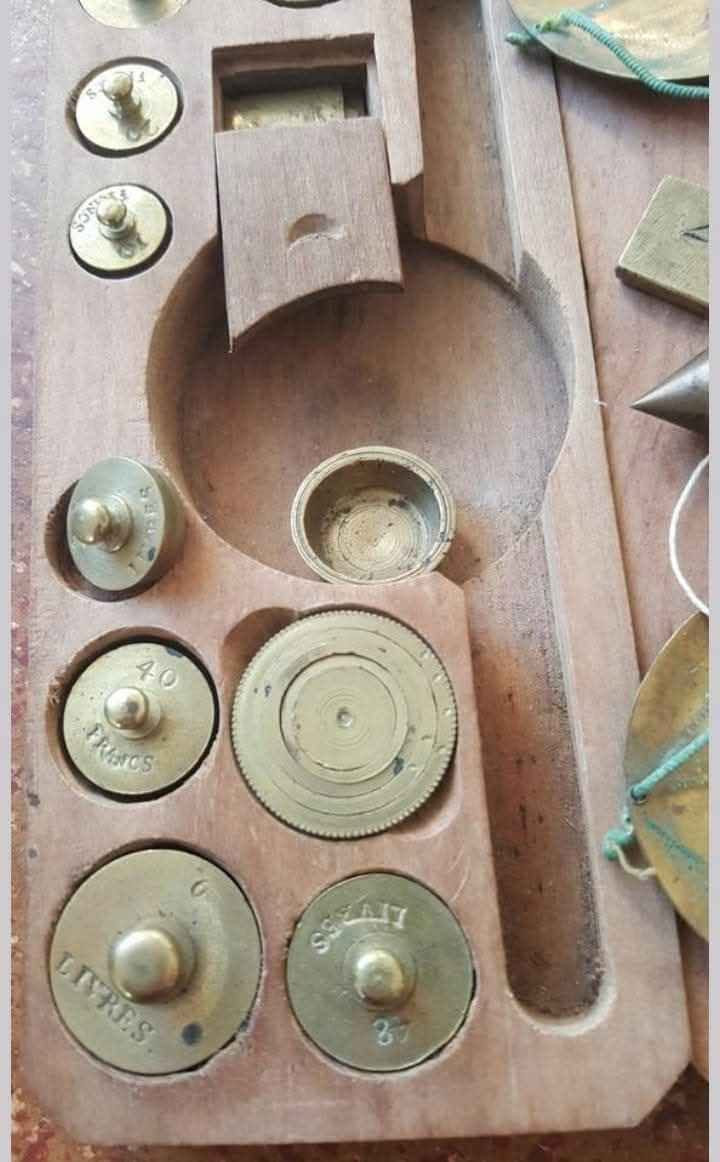 Antique gold weighing scale
ميزان جواهرجي مميز جدا وبحاله جيده جدا 18سم بموازينه كامله و حافظه من الخشب
لأعلي سعر الهرم, الجيزة


**إذا كنت صاحب هذا الإعلان وتريد حذفه لأي سبب، رجاءا أرسل رسالة إلى الدعم الفني**