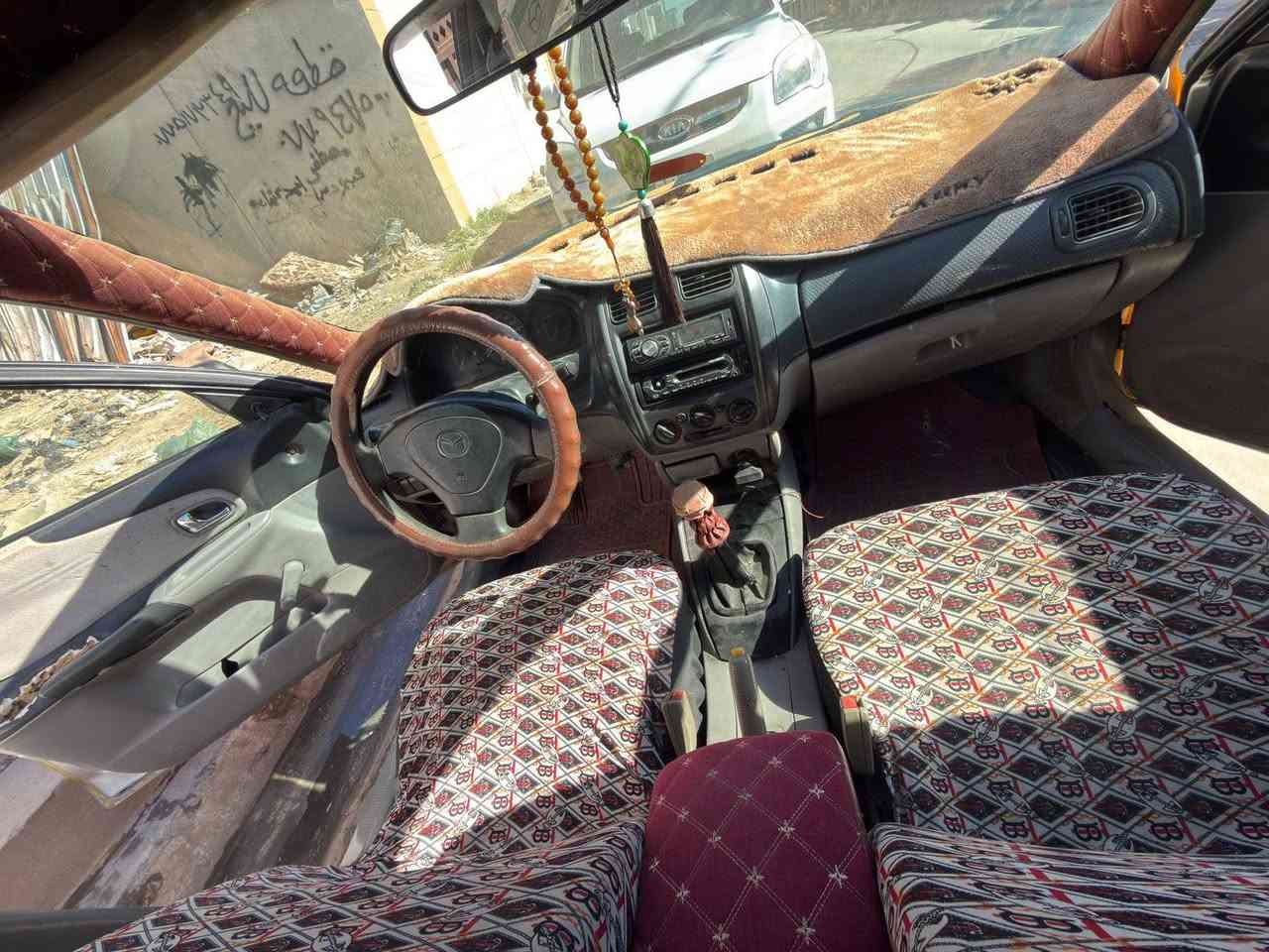 السلام عليكم . مازدا ياباني موديل 2002 المكينه المرغوبه قطاره بصرف البانزين رقم كركوك الماني سنويه الماني وكاله عامه بسمي شرط كير ومحرك تدفئه يشتغل التبريد نقص بي ليك سعرها 40 وبي مجال رقم مبايل 
***********
