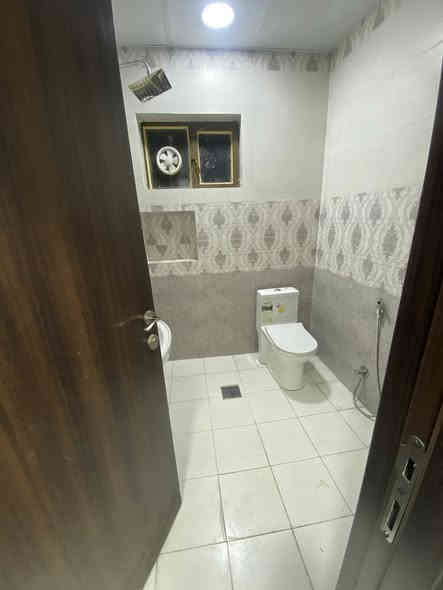 🏦 شقة طابق ثالث حديثة للايجار ( بدون اثاث)

🔹التفاصيل: صالة ومطبخ وغرفتين نوم واحده ماستر وحمام عدد 2

📍العنوان :- المنصور / الداوودي - شارع مرطبات جيلاتو

- عائلة او موظف محترم -

سعر الايجار 700 الف، تصويرها متوفر 

للأستفسار واتساب او الاتصال : ***********
