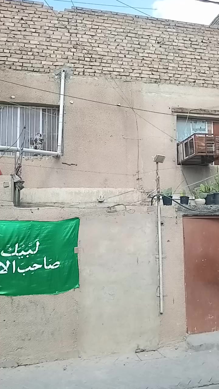 السلام عليكم بيت للبيع مدينة الصدر قطاع 71 اول فرع بالقطاع مقابيل74
المساحة 144متر *
*البيت إعگادة ينگعد بي*
طابقين الطابق الاول صحيات +استقبال+حولي+غرفتين*
الطابق الثاني غرفتين +مخزنين ويصيرن غرف *
للاستفسار الاتصال ***********
